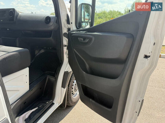 Белый Мерседес Sprinter, объемом двигателя 2.14 л и пробегом 188 тыс. км за 24900 $, фото 21 на Automoto.ua