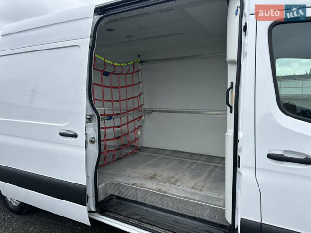 Белый Мерседес Sprinter, объемом двигателя 2.14 л и пробегом 433 тыс. км за 27900 $, фото 17 на Automoto.ua