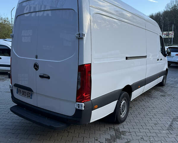 Белый Мерседес Sprinter, объемом двигателя 2.2 л и пробегом 188 тыс. км за 20900 $, фото 4 на Automoto.ua