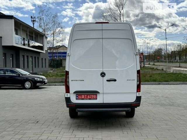 Белый Мерседес Sprinter, объемом двигателя 3 л и пробегом 260 тыс. км за 34850 $, фото 4 на Automoto.ua