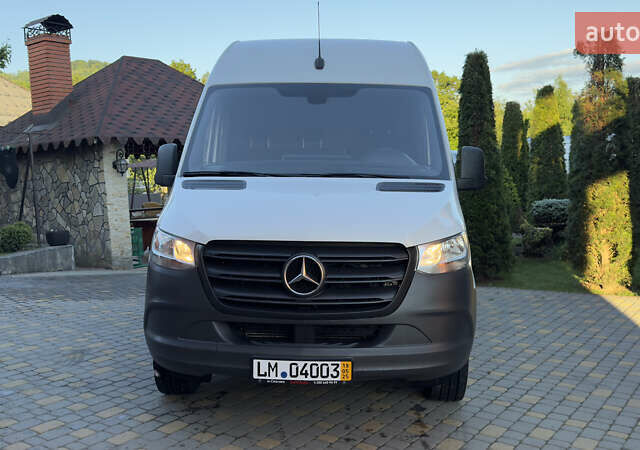 Белый Мерседес Sprinter, объемом двигателя 2.14 л и пробегом 346 тыс. км за 29400 $, фото 1 на Automoto.ua