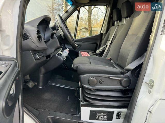Белый Мерседес Sprinter, объемом двигателя 2.2 л и пробегом 293 тыс. км за 28800 $, фото 27 на Automoto.ua