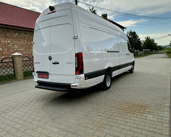 Белый Мерседес Sprinter, объемом двигателя 2.99 л и пробегом 373 тыс. км за 62700 $, фото 4 на Automoto.ua