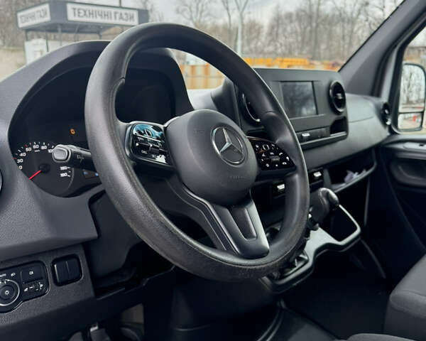 Белый Мерседес Sprinter, объемом двигателя 2.2 л и пробегом 340 тыс. км за 31900 $, фото 10 на Automoto.ua