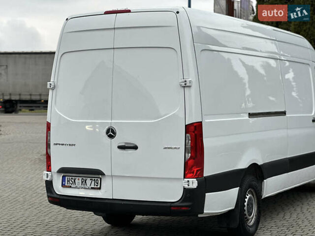 Белый Мерседес Sprinter, объемом двигателя 3 л и пробегом 300 тыс. км за 37500 $, фото 16 на Automoto.ua