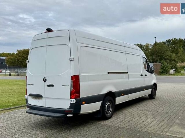 Белый Мерседес Sprinter, объемом двигателя 2.14 л и пробегом 352 тыс. км за 27800 $, фото 1 на Automoto.ua