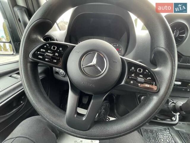 Белый Мерседес Sprinter, объемом двигателя 2.2 л и пробегом 300 тыс. км за 25500 $, фото 49 на Automoto.ua