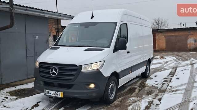 Белый Мерседес Sprinter, объемом двигателя 2.2 л и пробегом 222 тыс. км за 23999 $, фото 1 на Automoto.ua