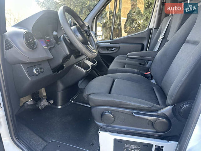 Белый Мерседес Sprinter, объемом двигателя 2.2 л и пробегом 178 тыс. км за 28300 $, фото 13 на Automoto.ua