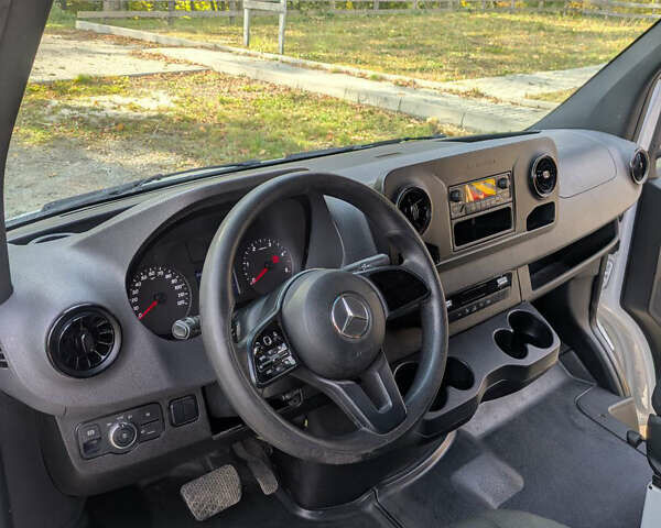 Белый Мерседес Sprinter, объемом двигателя 3 л и пробегом 157 тыс. км за 35000 $, фото 12 на Automoto.ua