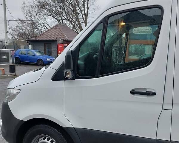 Белый Мерседес Sprinter, объемом двигателя 2.2 л и пробегом 297 тыс. км за 26700 $, фото 5 на Automoto.ua