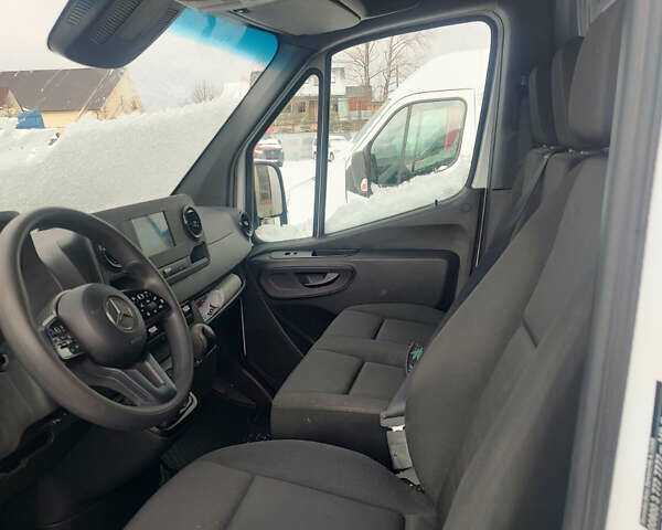 Белый Мерседес Sprinter, объемом двигателя 2.14 л и пробегом 228 тыс. км за 23999 $, фото 1 на Automoto.ua