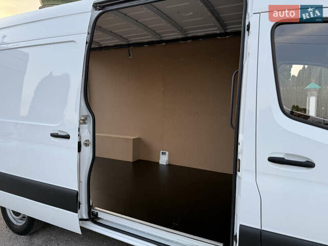 Белый Мерседес Sprinter, объемом двигателя 2.14 л и пробегом 230 тыс. км за 21500 $, фото 39 на Automoto.ua