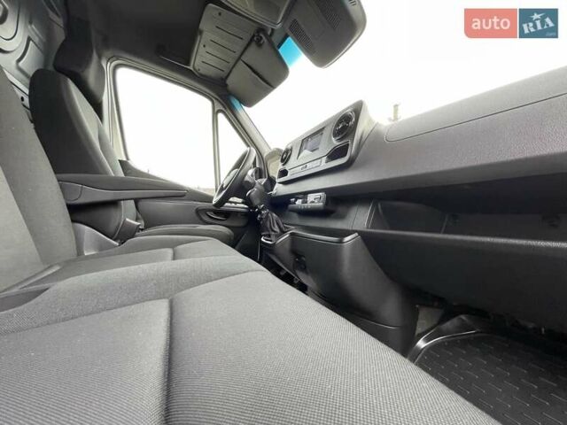 Белый Мерседес Sprinter, объемом двигателя 2.2 л и пробегом 300 тыс. км за 25500 $, фото 37 на Automoto.ua