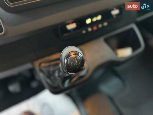 Белый Мерседес Sprinter, объемом двигателя 2.2 л и пробегом 267 тыс. км за 28900 $, фото 31 на Automoto.ua
