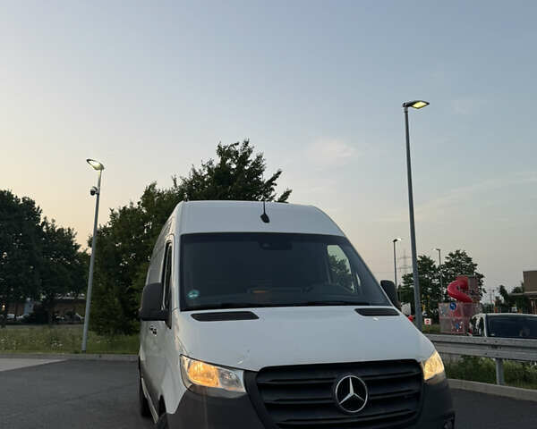 Білий Мерседес Sprinter, об'ємом двигуна 2.2 л та пробігом 201 тис. км за 25000 $, фото 2 на Automoto.ua