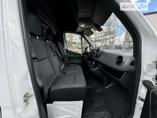 Белый Мерседес Sprinter, объемом двигателя 3 л и пробегом 260 тыс. км за 34850 $, фото 18 на Automoto.ua