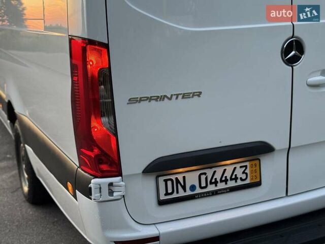 Белый Мерседес Sprinter, объемом двигателя 2.2 л и пробегом 267 тыс. км за 28900 $, фото 40 на Automoto.ua
