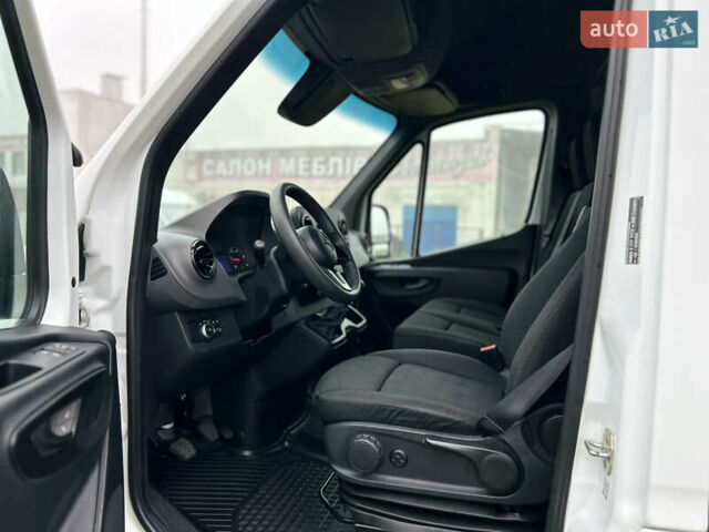Белый Мерседес Sprinter, объемом двигателя 2.2 л и пробегом 143 тыс. км за 24400 $, фото 56 на Automoto.ua