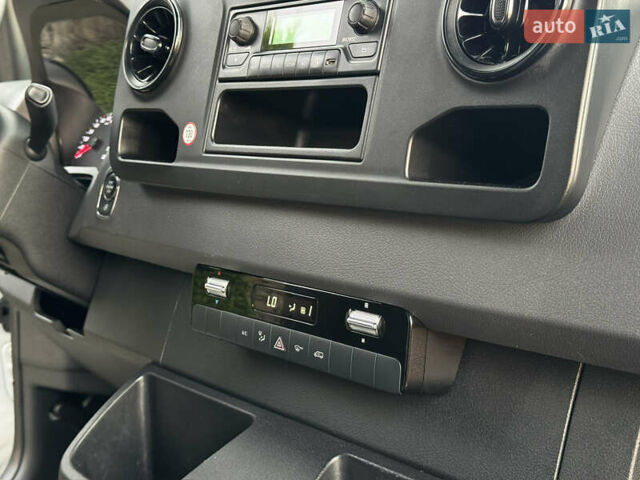 Білий Мерседес Sprinter, об'ємом двигуна 2.2 л та пробігом 254 тис. км за 24500 $, фото 109 на Automoto.ua