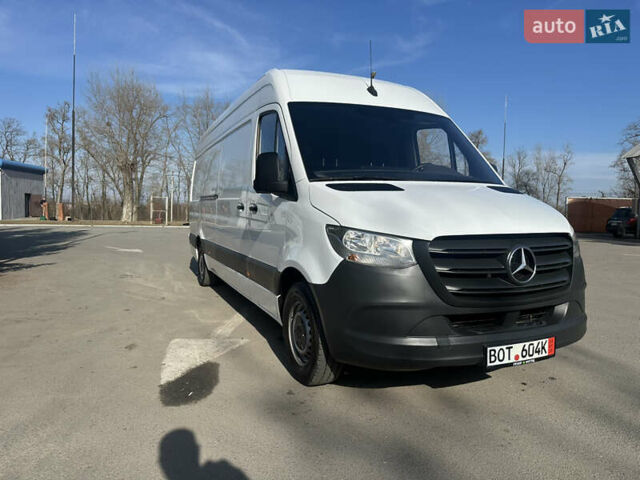 Белый Мерседес Sprinter, объемом двигателя 2.2 л и пробегом 178 тыс. км за 28300 $, фото 3 на Automoto.ua