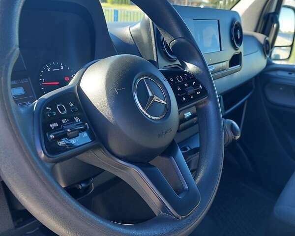 Белый Мерседес Sprinter, объемом двигателя 2.2 л и пробегом 225 тыс. км за 25999 $, фото 19 на Automoto.ua