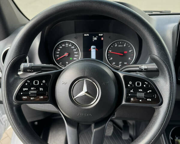 Білий Мерседес Sprinter, об'ємом двигуна 2.99 л та пробігом 313 тис. км за 40906 $, фото 26 на Automoto.ua