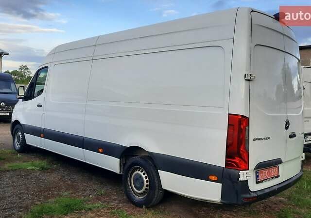 Белый Мерседес Sprinter, объемом двигателя 2.2 л и пробегом 201 тыс. км за 26599 $, фото 61 на Automoto.ua