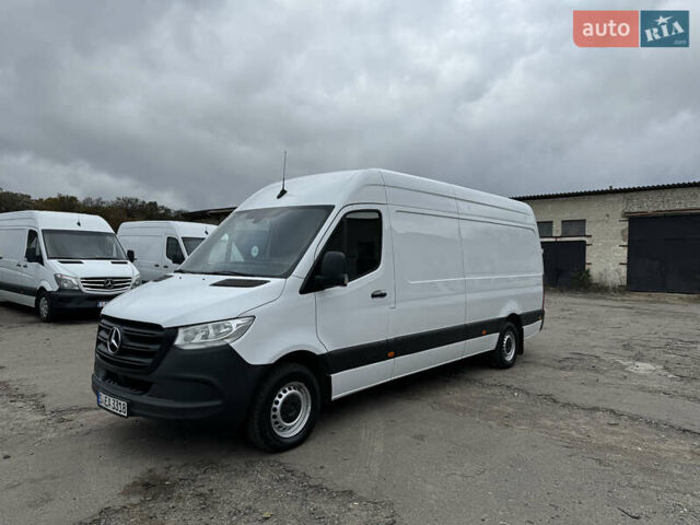 Белый Мерседес Sprinter, объемом двигателя 2.2 л и пробегом 299 тыс. км за 25600 $, фото 2 на Automoto.ua