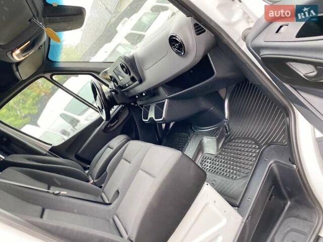 Белый Мерседес Sprinter, объемом двигателя 2.2 л и пробегом 194 тыс. км за 29850 $, фото 36 на Automoto.ua