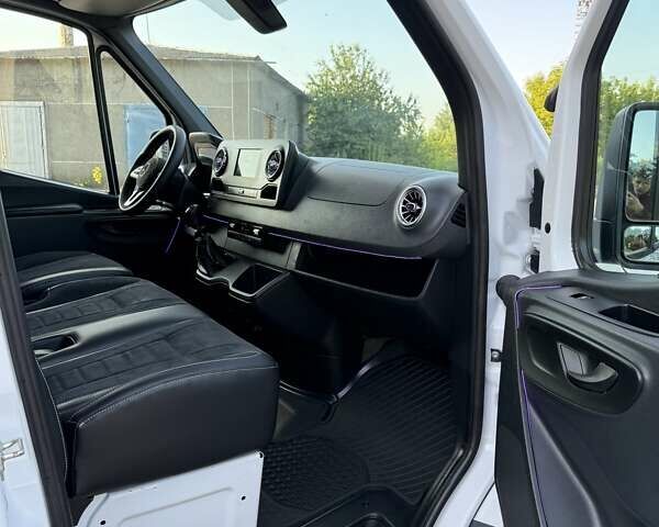 Белый Мерседес Sprinter, объемом двигателя 0 л и пробегом 290 тыс. км за 25000 $, фото 33 на Automoto.ua