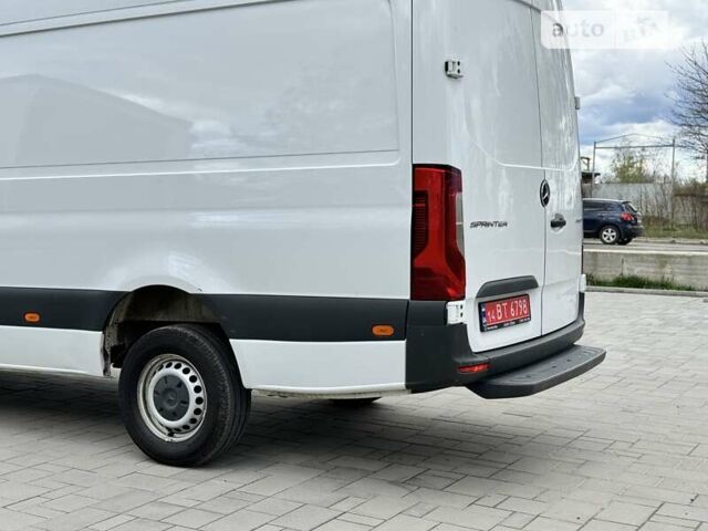Белый Мерседес Sprinter, объемом двигателя 3 л и пробегом 260 тыс. км за 34850 $, фото 10 на Automoto.ua
