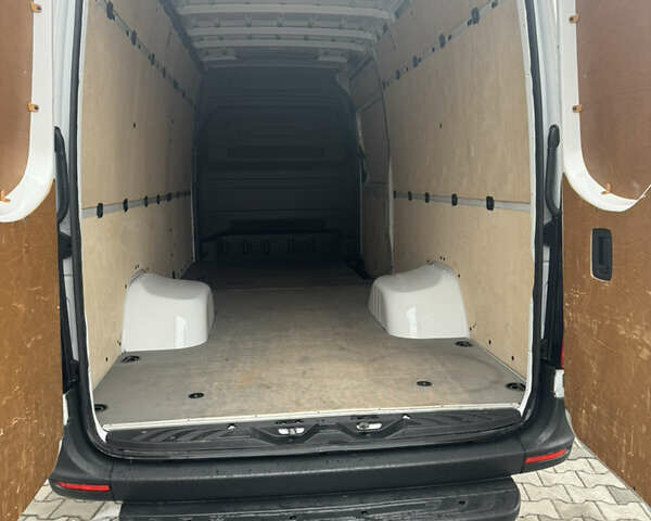 Белый Мерседес Sprinter, объемом двигателя 2.99 л и пробегом 372 тыс. км за 44686 $, фото 6 на Automoto.ua