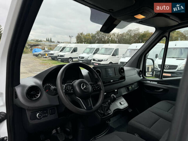 Белый Мерседес Sprinter, объемом двигателя 2.2 л и пробегом 299 тыс. км за 25600 $, фото 21 на Automoto.ua