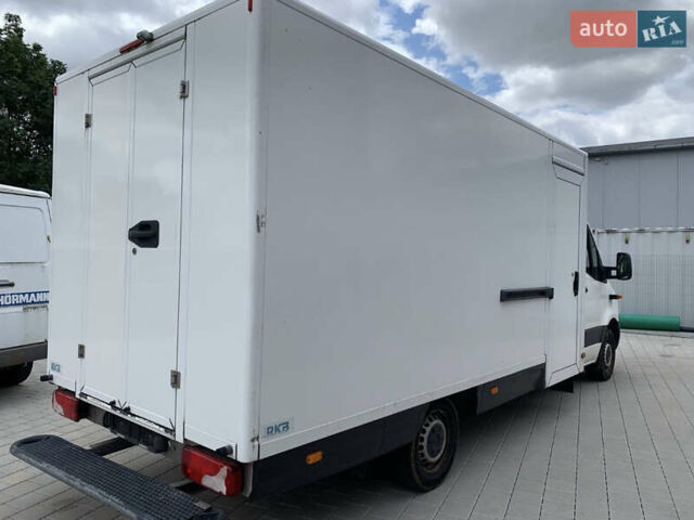 Белый Мерседес Sprinter, объемом двигателя 0 л и пробегом 221 тыс. км за 25736 $, фото 2 на Automoto.ua