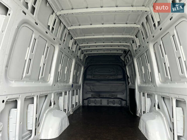 Белый Мерседес Sprinter, объемом двигателя 2.2 л и пробегом 143 тыс. км за 24400 $, фото 45 на Automoto.ua