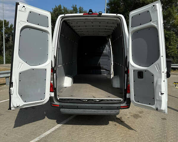 Белый Мерседес Sprinter, объемом двигателя 3 л и пробегом 69 тыс. км за 46999 $, фото 18 на Automoto.ua