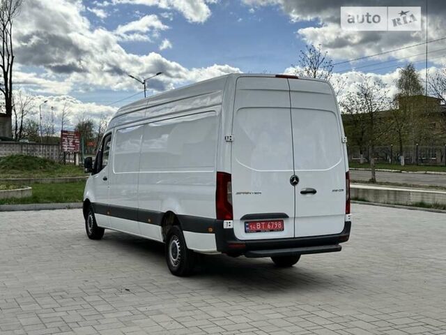 Белый Мерседес Sprinter, объемом двигателя 3 л и пробегом 260 тыс. км за 34850 $, фото 3 на Automoto.ua