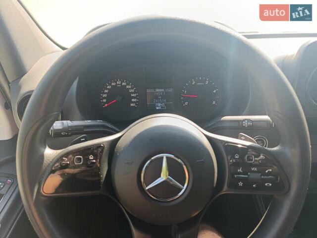 Білий Мерседес Sprinter, об'ємом двигуна 2.99 л та пробігом 241 тис. км за 41825 $, фото 8 на Automoto.ua