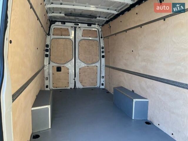 Белый Мерседес Sprinter, объемом двигателя 2.14 л и пробегом 219 тыс. км за 29499 $, фото 3 на Automoto.ua