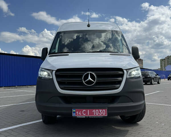 Білий Мерседес Sprinter, об'ємом двигуна 2.99 л та пробігом 313 тис. км за 40906 $, фото 1 на Automoto.ua