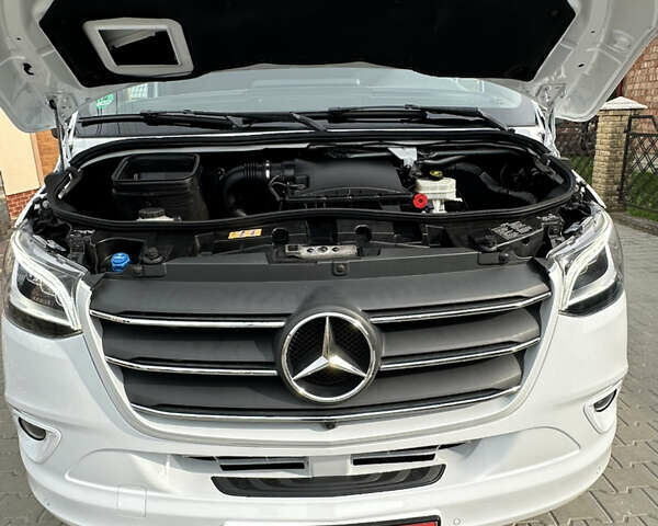 Белый Мерседес Sprinter, объемом двигателя 2.99 л и пробегом 373 тыс. км за 62700 $, фото 11 на Automoto.ua
