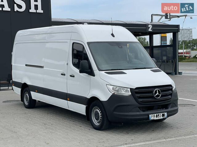 Белый Мерседес Sprinter, объемом двигателя 2.2 л и пробегом 188 тыс. км за 22800 $, фото 3 на Automoto.ua