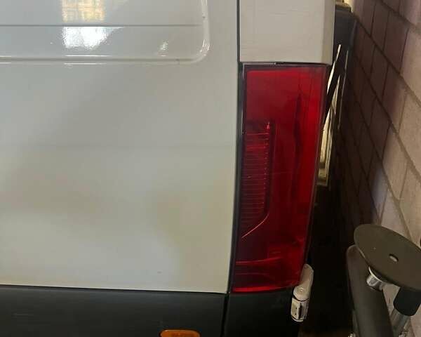 Белый Мерседес Sprinter, объемом двигателя 0 л и пробегом 215 тыс. км за 10713 $, фото 24 на Automoto.ua