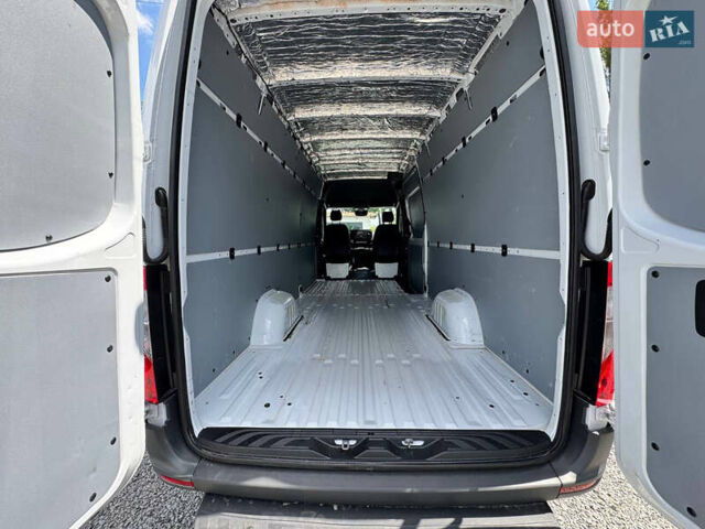 Белый Мерседес Sprinter, объемом двигателя 3 л и пробегом 61 тыс. км за 35600 $, фото 13 на Automoto.ua