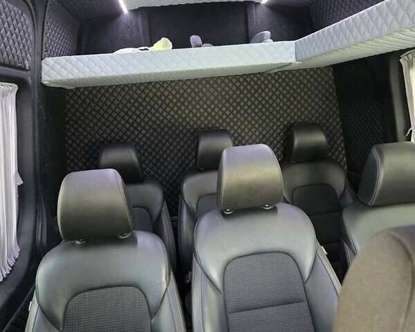 Белый Мерседес Sprinter, объемом двигателя 2.14 л и пробегом 335 тыс. км за 34261 $, фото 3 на Automoto.ua