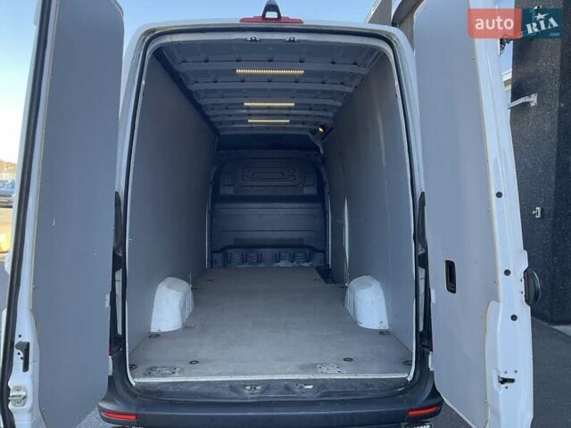 Белый Мерседес Sprinter, объемом двигателя 2.14 л и пробегом 295 тыс. км за 25800 $, фото 8 на Automoto.ua