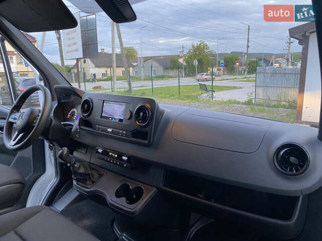Белый Мерседес Sprinter, объемом двигателя 2.1 л и пробегом 275 тыс. км за 22900 $, фото 11 на Automoto.ua