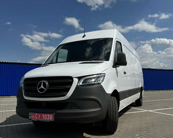 Білий Мерседес Sprinter, об'ємом двигуна 2.99 л та пробігом 313 тис. км за 40906 $, фото 2 на Automoto.ua