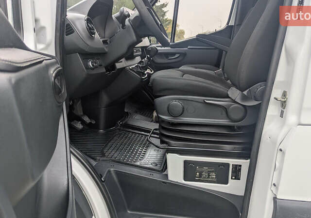 Белый Мерседес Sprinter, объемом двигателя 0 л и пробегом 212 тыс. км за 24200 $, фото 20 на Automoto.ua